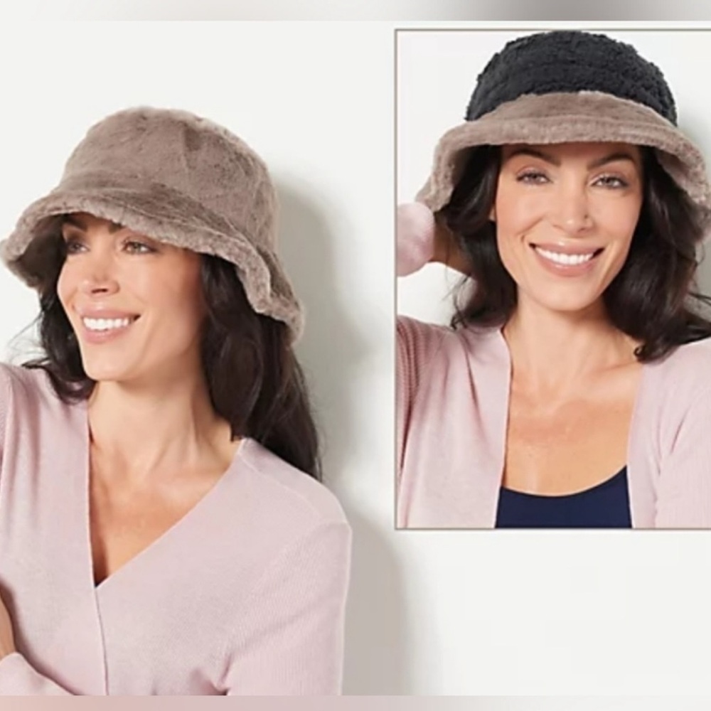 Sprigs Reversible Faux Fur and Sherpa Bucket Hat Black/mocha adjustable NWT - Picture 9 of 9